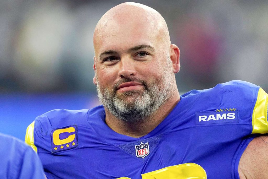 Andrew Whitworth Ethnicity, Wikipedia, Young, Parents, Wife, Net Worth, College, Weight, Age, Stats